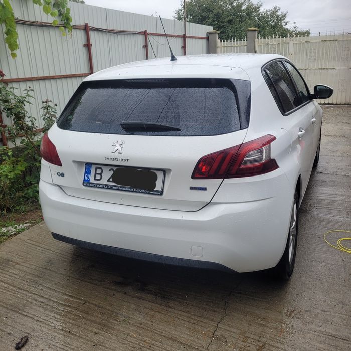 Peugeot 308 blue hdi