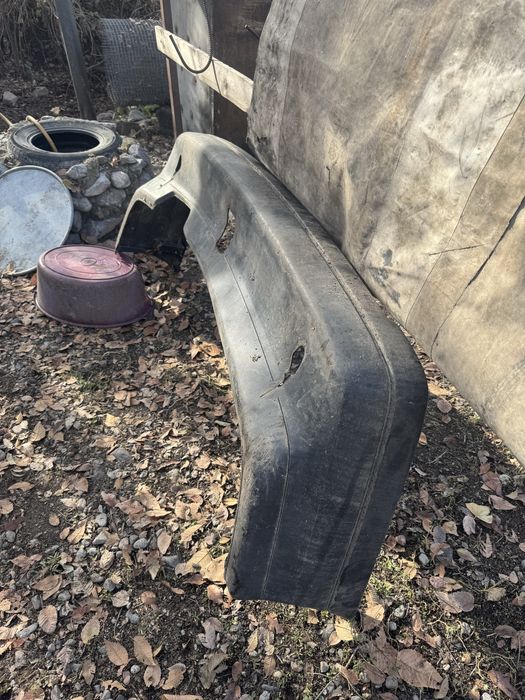 Задний бампер от пассат б3