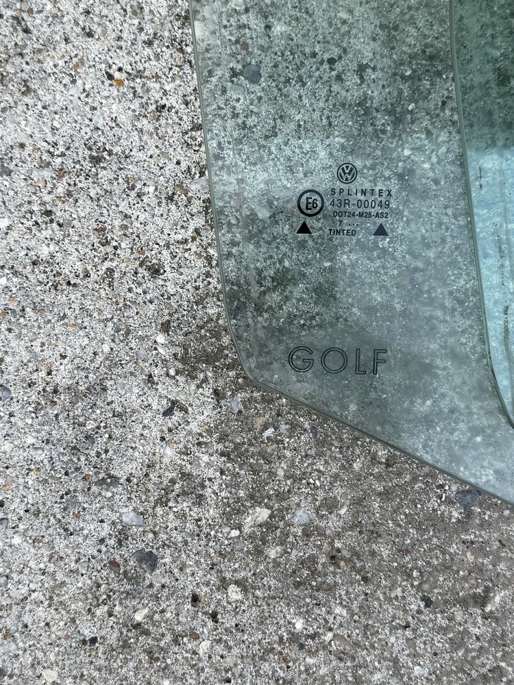 Geamuri fixe spate VW Golf 4 – stânga + dreapta, originale