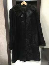 Женское пальто под каракуль с норковыми вставками. Размер 52