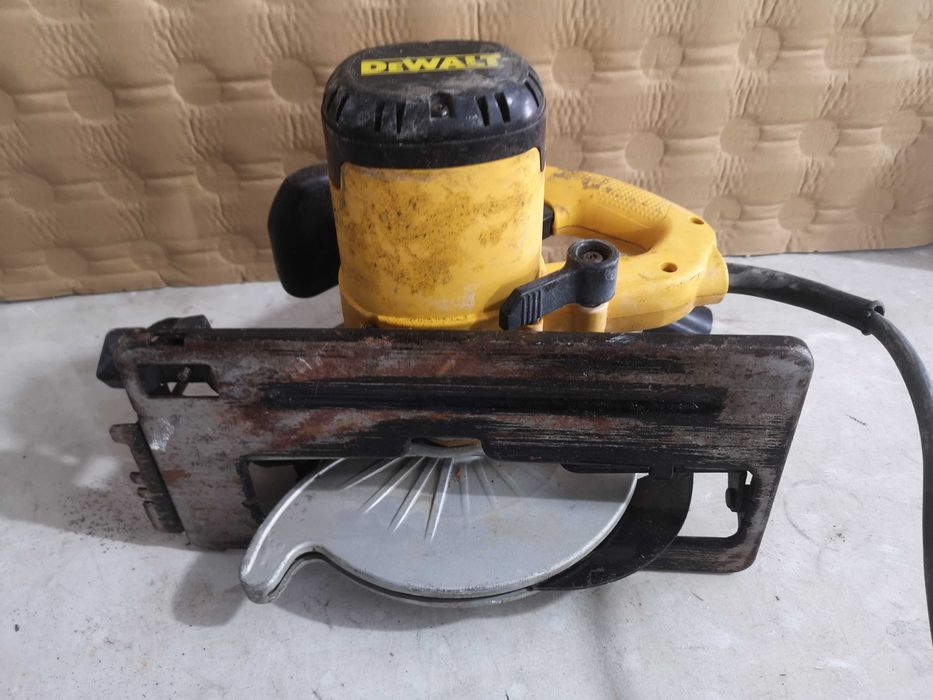 Ръчен циркуляр - DEWALT 1150W \ 110V