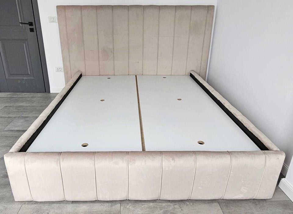 Paturi  tapitate foarte buna calitate  cu catifea si materiale t