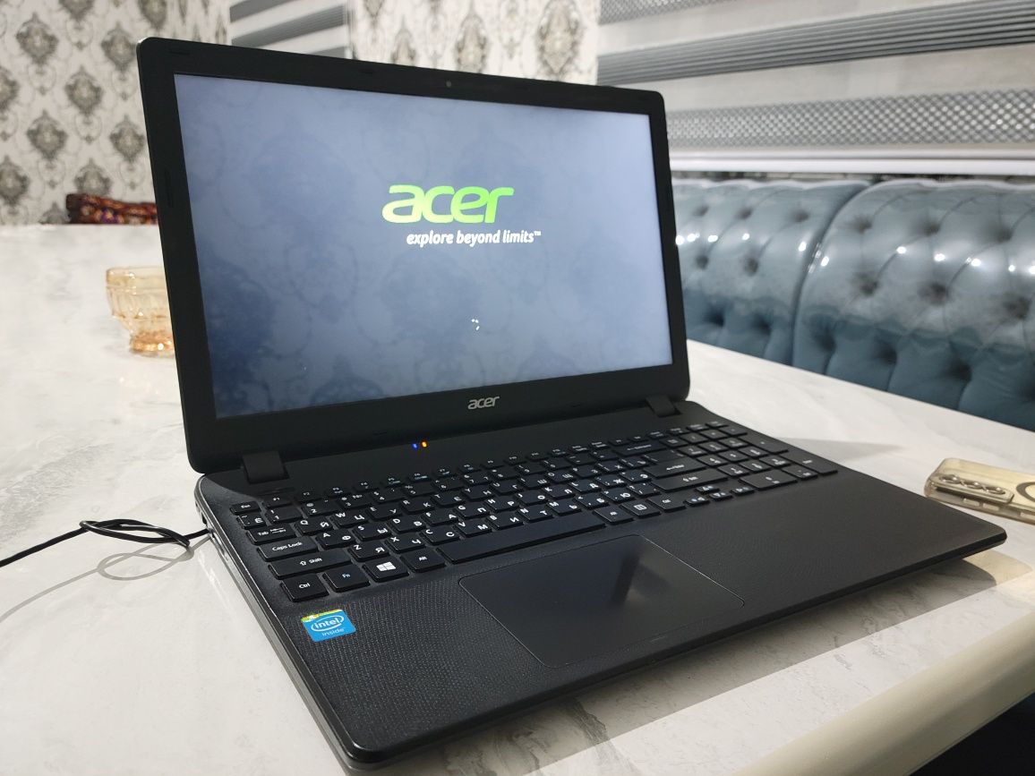 Notebook Acer 512 talik
