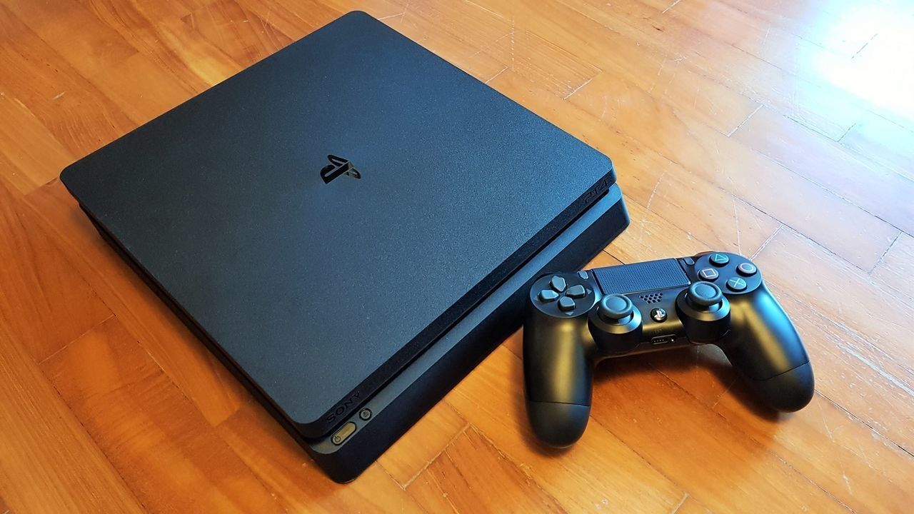 Продам Playstation 4