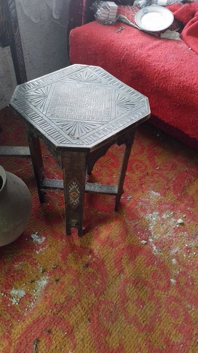 Măsuță cu scaune lucrate manual