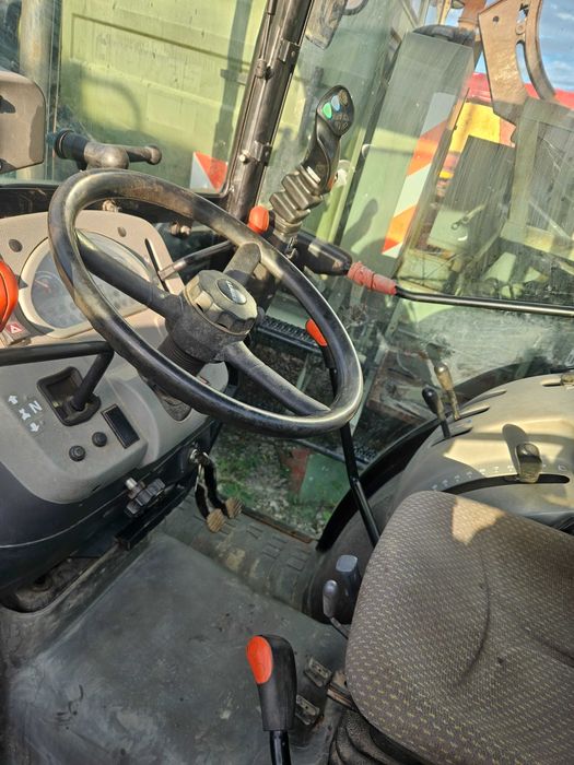 Tractor Class nexos 210