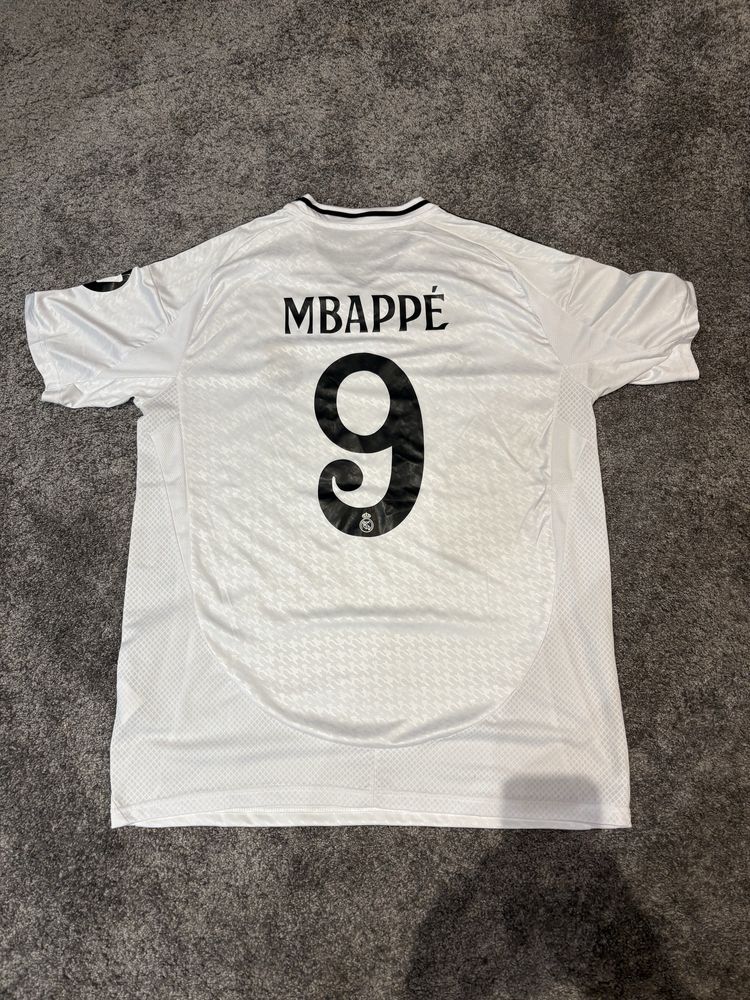 Real madrid тениска на mbappe