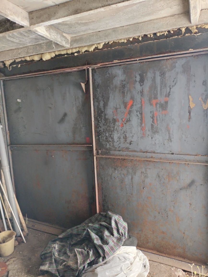 Гараж продам в 7 обществе. Возле пивзавода.