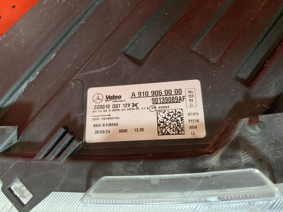 Far stanga Mercedes Benz Sprinter W907 W910