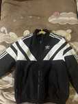 Продам спортивную куртку adidas