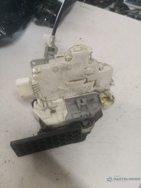 Broasca usa stanga fata PORSCHE PANAMERA (970) [ 2009 - 2016 ] 4 (M 46.40) 220KW|300HP OEM 8j1837015a