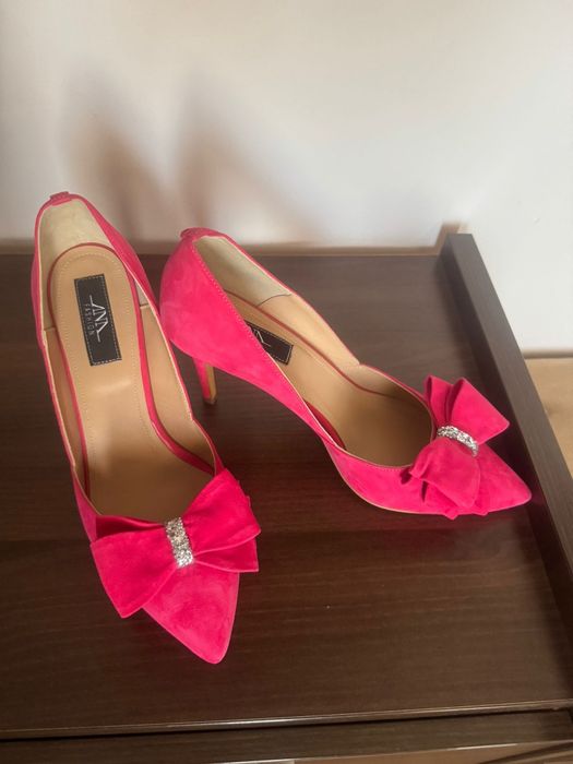 Pantofi roz piele întoarsă