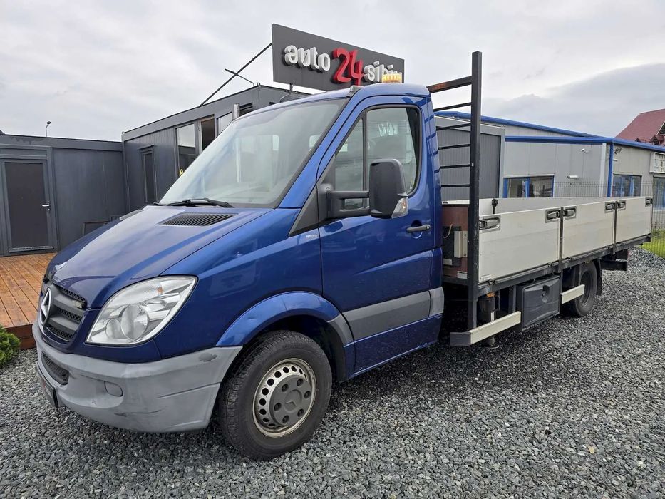 Mercedes-Benz Sprinter macara 1t Hiab, bena 4,45 m. klima, automat, fara rugina. Stare tehnica/estetica foarte buna.