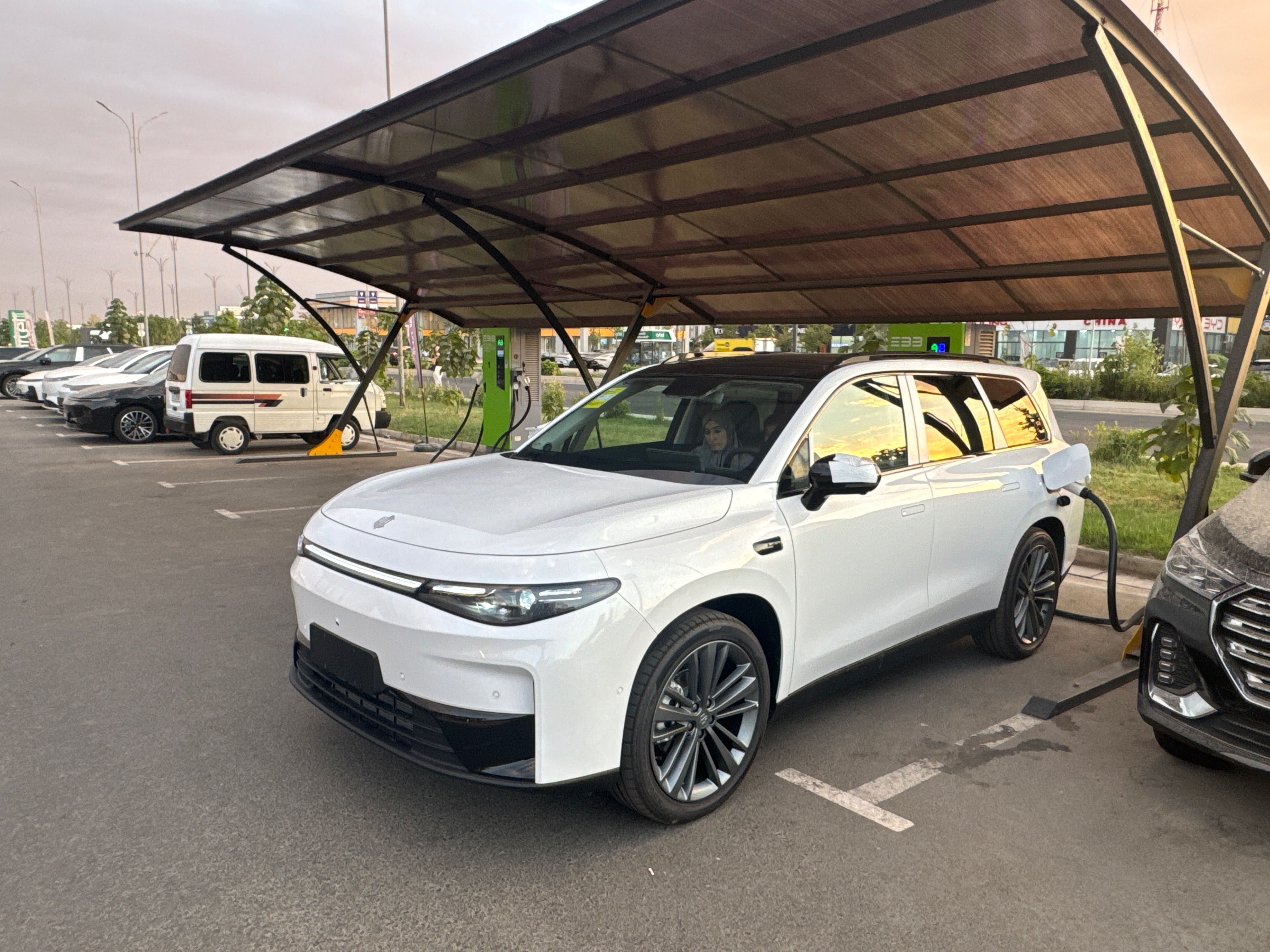Pul zarilligi uchun sotilvoti   Leapmotor C16  jemchuk rang
