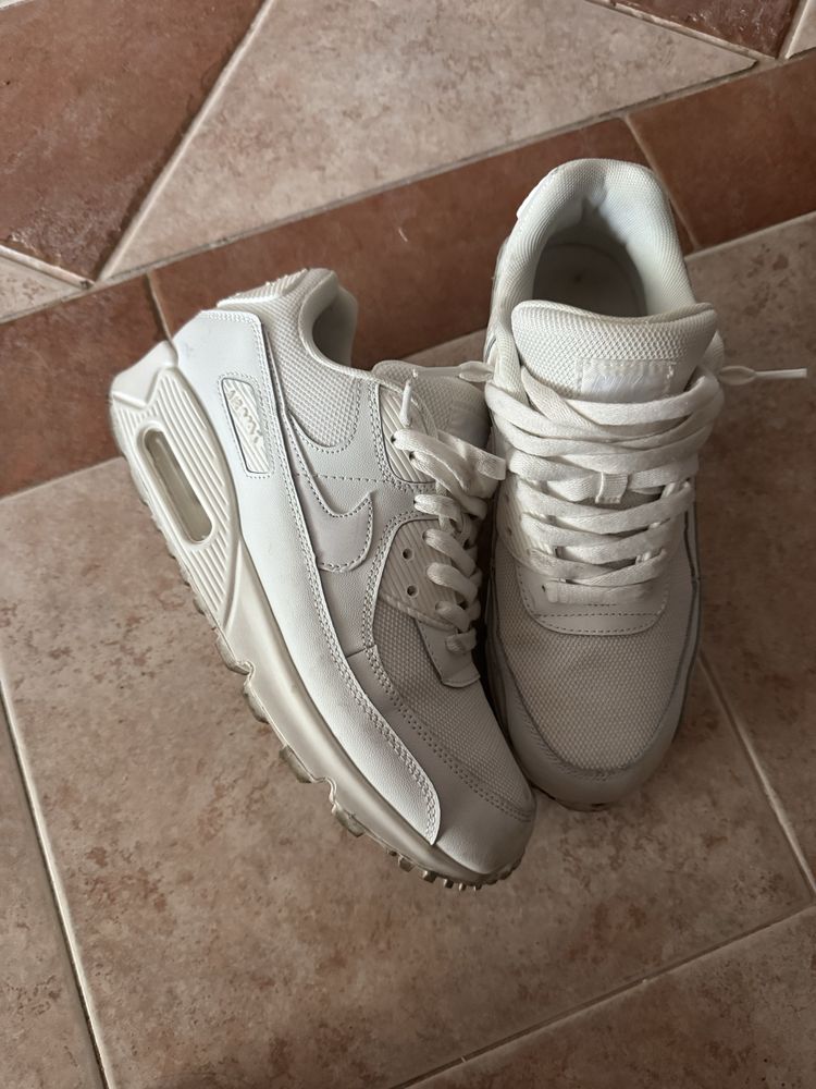 Airmax 90 triple white