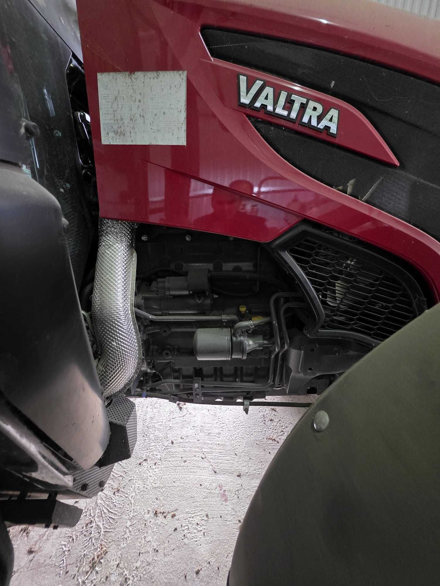 Tractor VALTRA A124
