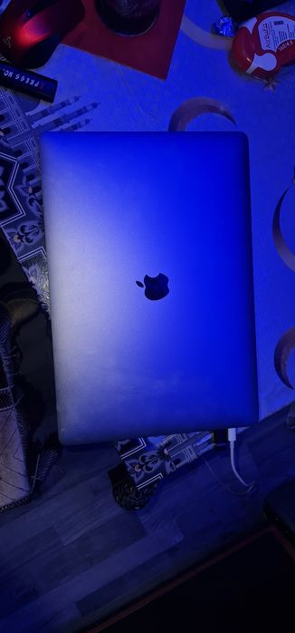Mac book 15 pro 2018