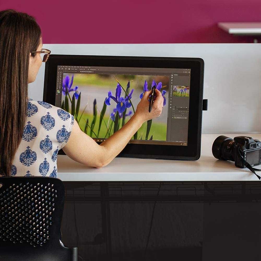 Распродажа! Графический планшет с экраном Wacom Cintiq 22