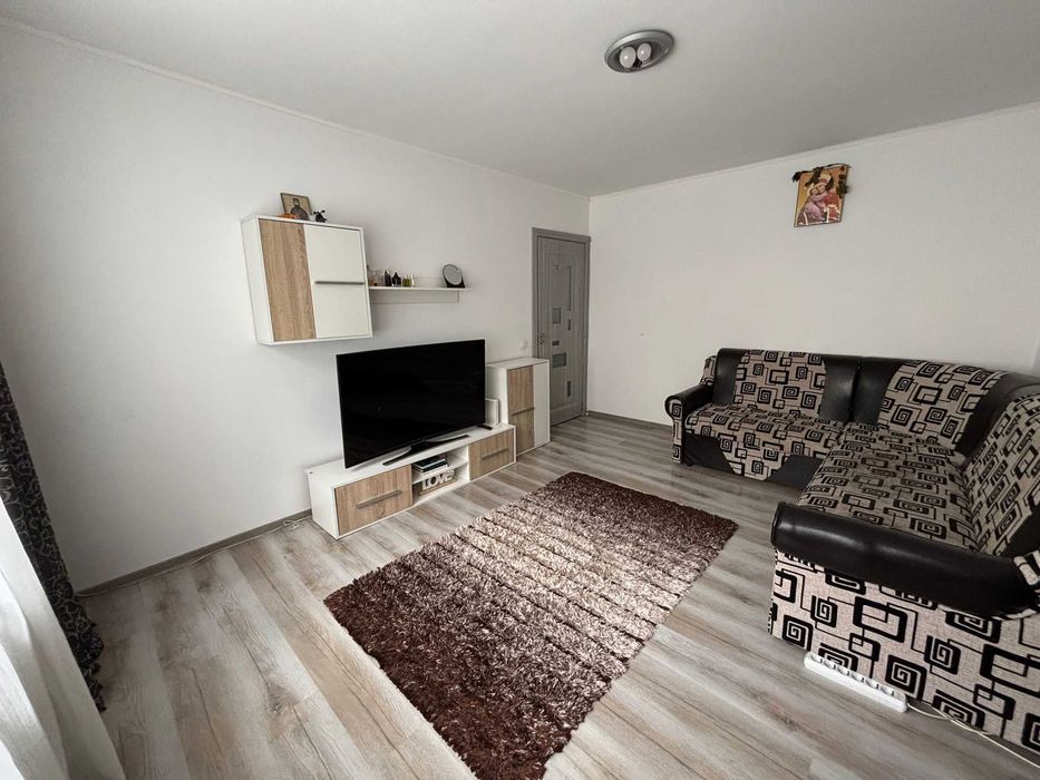 Apartament 2 camere, et.1/4, Micro 5, lângă Liceul de Arte