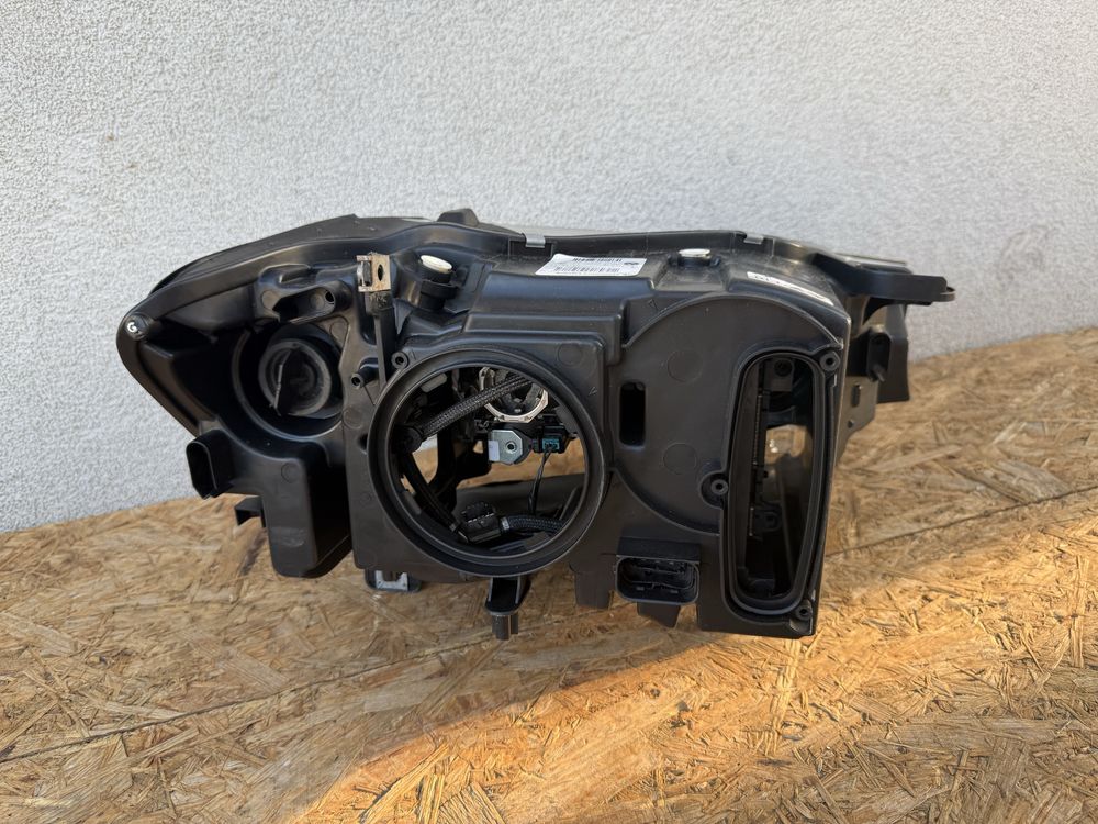 Far stanga BMW X3 X4 F25 F26 LCI Facelift Xenon + LED Original Europa