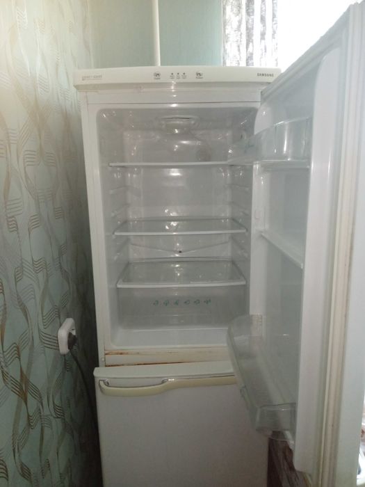 Продам холодильник Samsung б/ у