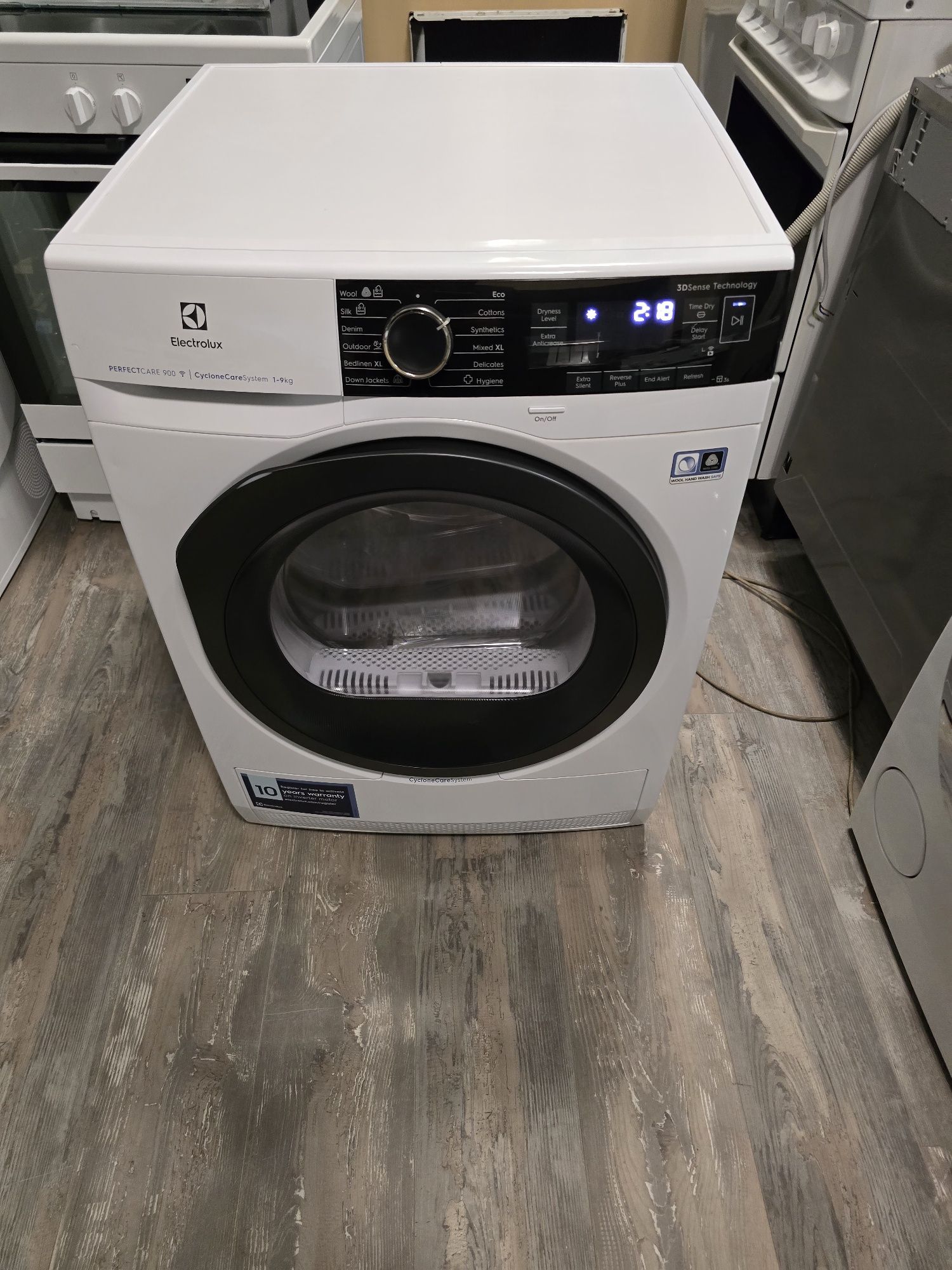 Сушилня Electrolux нова с wi-fi 9кг