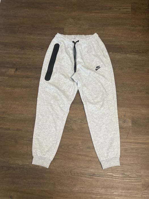 Trening Nike Tech gri