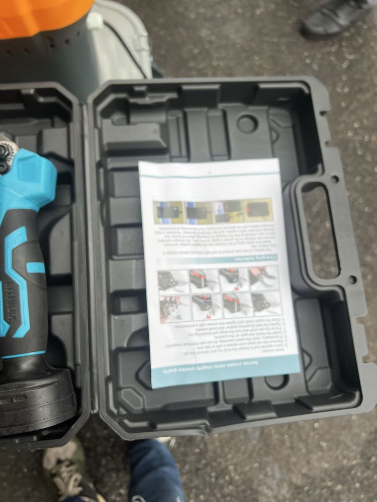 Foarfecă electrică pentru crengi, cu acumulator – Nouă, cu accesorii