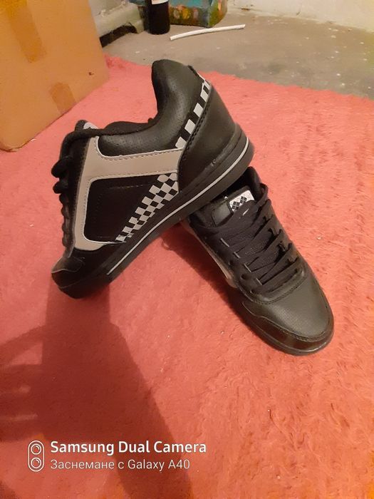 Юношески маратонки mania