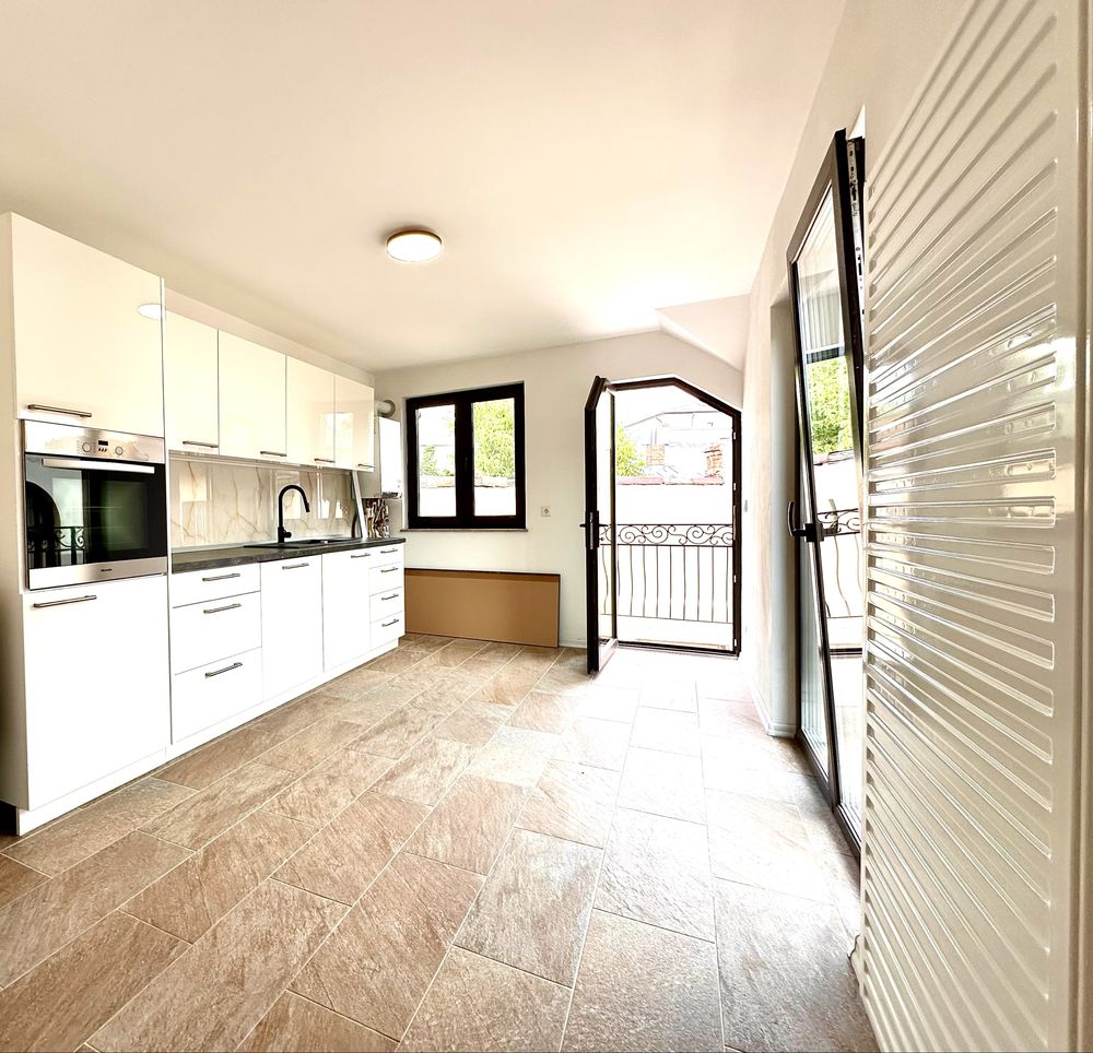 Apartament modern cu 3 camere într-o vilă  | Str. Gazelei