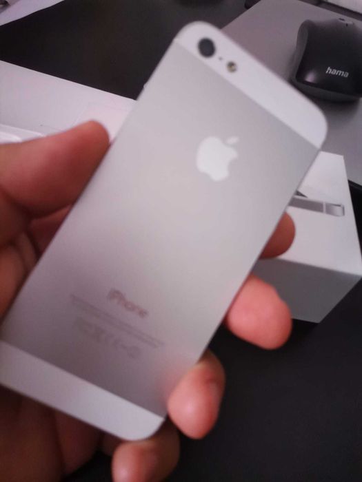 iPhone1 la cutie + iPhone 5 la cutie