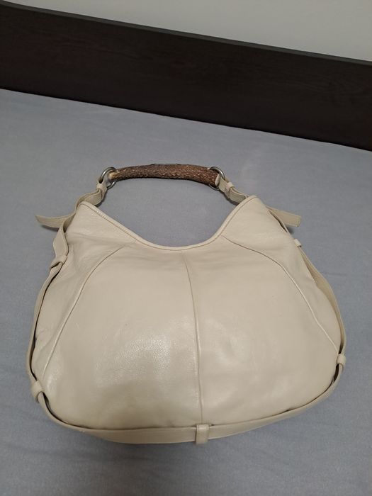 Уникална чанта на YVES SAINT LAURENT