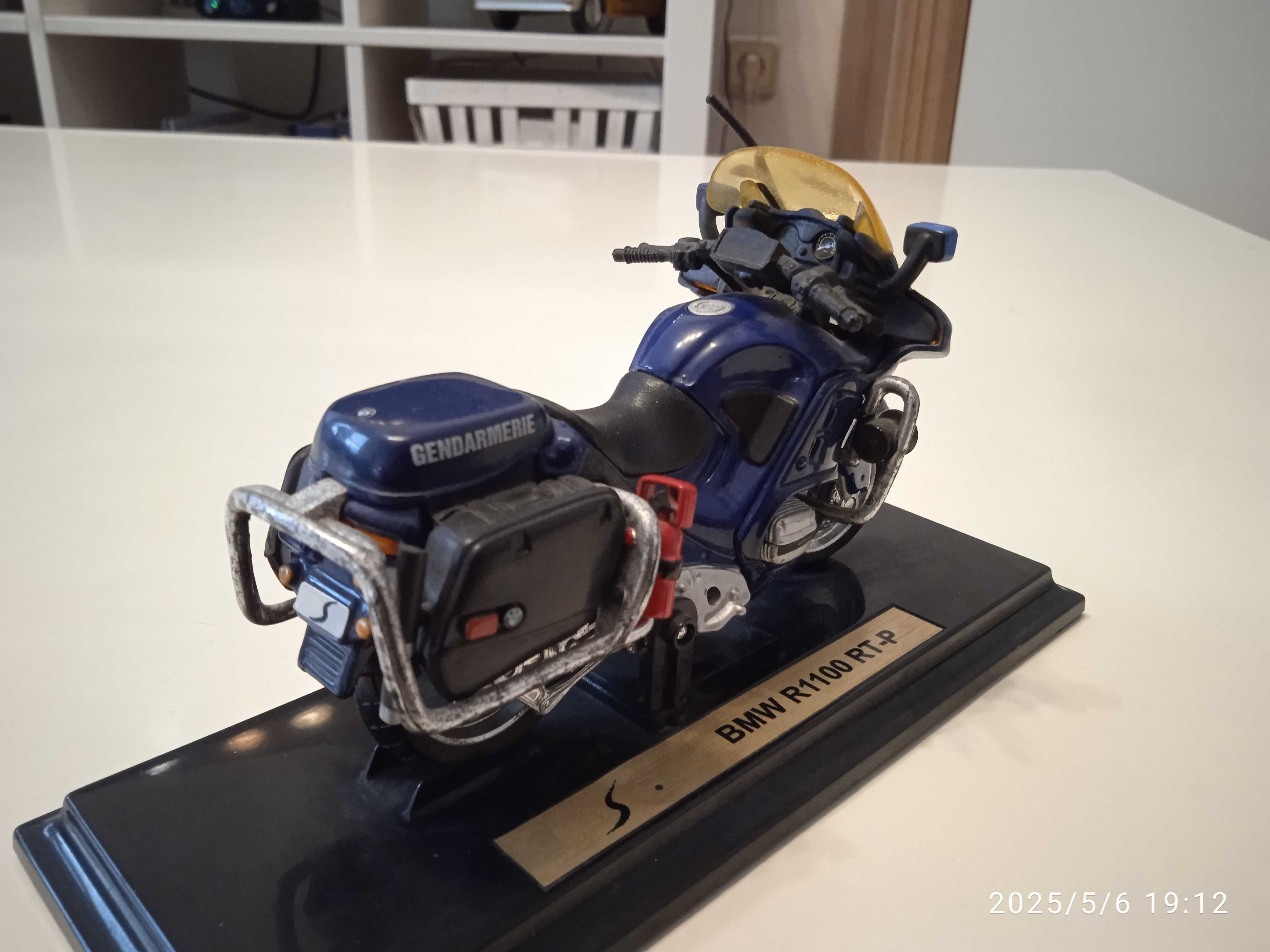 Mотори, Maisto, пластмасов и на Polistil. Камион FERRARI на Burago.