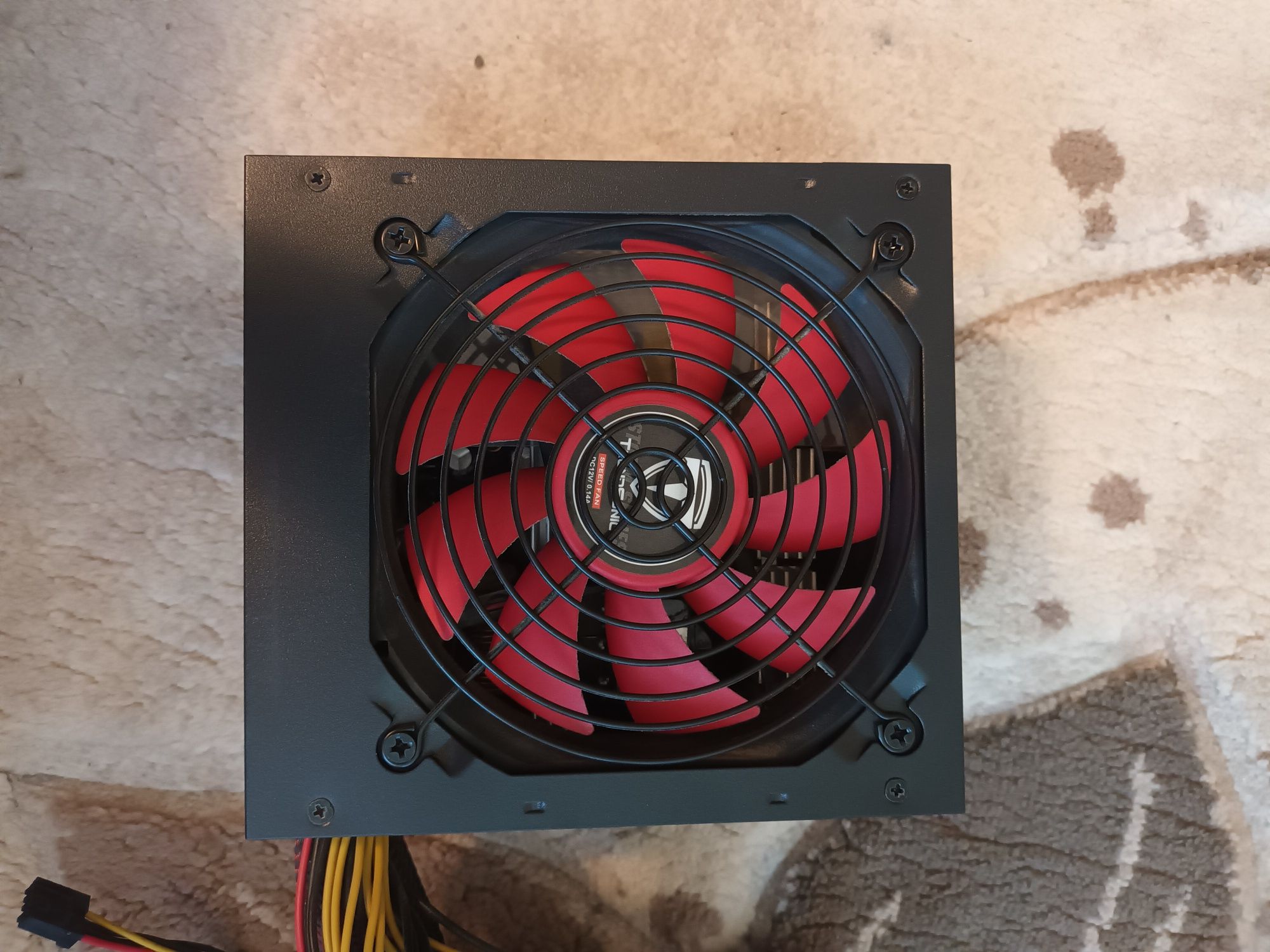 Захранване 700W Gaming Beast ADK-A700W – работещо