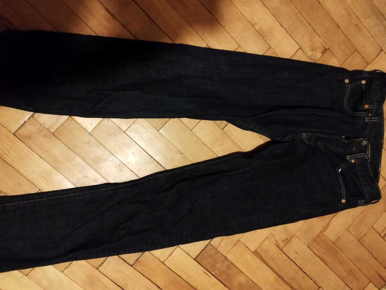 Продавам няколко чифта дънки Levi's и 1 чифт HM