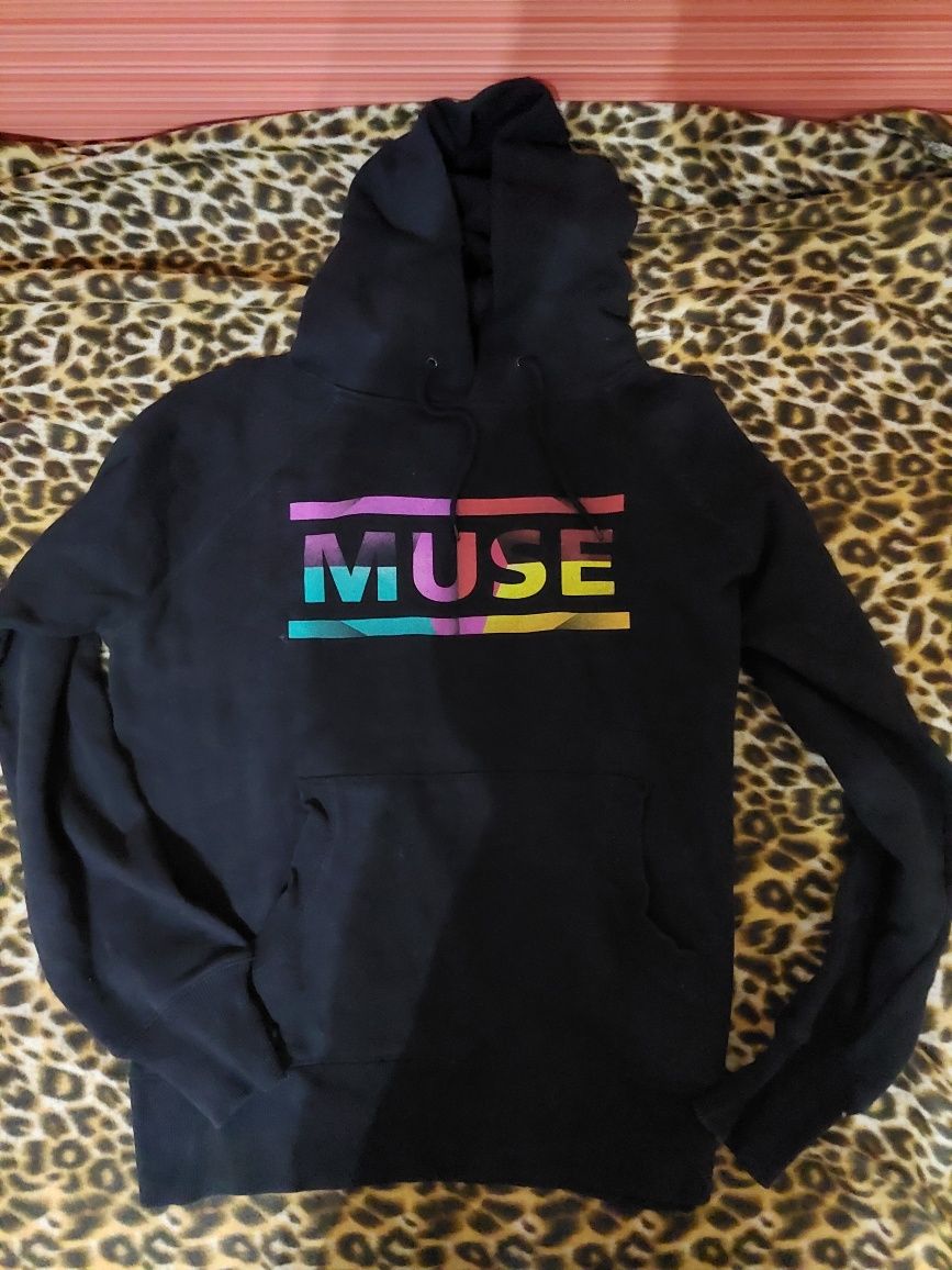 Суиъшърт на групата Muse