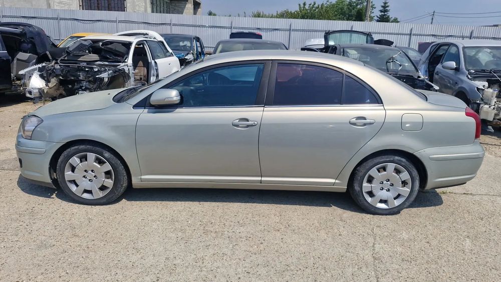 Dezmembram Toyota Avensis an 2007 motor 2.0 Diesel D4D