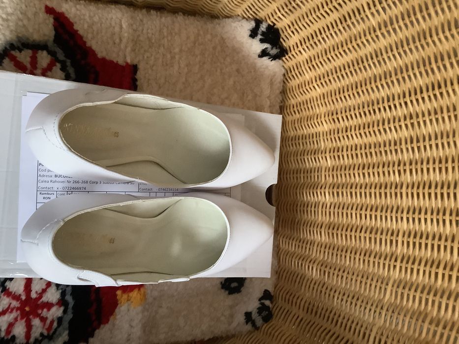 Pantofi eleganti,pentru doamne și domnișoare