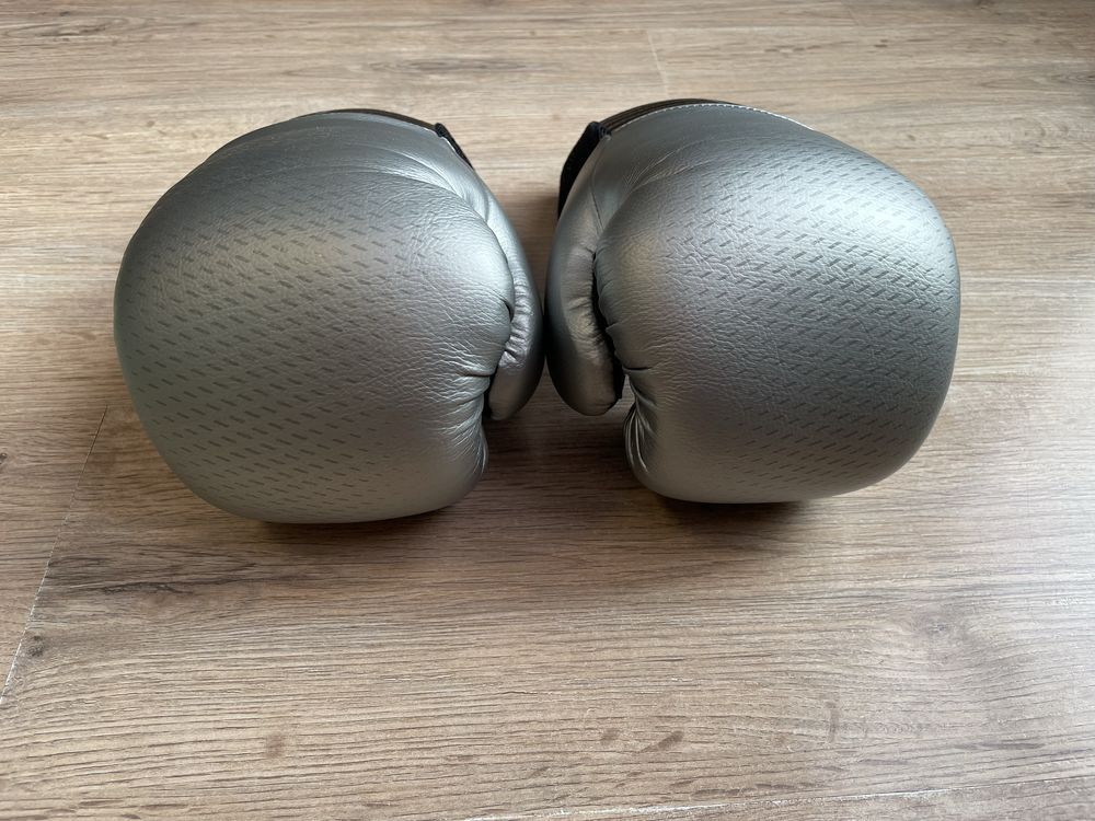 Боксови ръкавици Outshock 900 размер 10oz