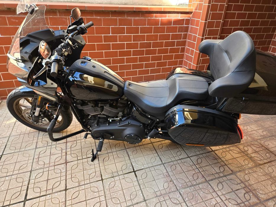 Harley Davidson Low Rider ST 2024 Vivid Black accesorizat