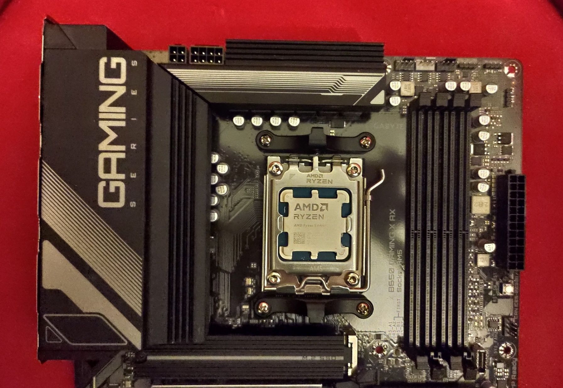 AM5: Ryzen 5 7600X и дънo Gigabyte B650 GAMING WIFI /опц 32GB DDR5 SSD