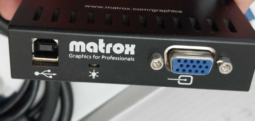 Adaptor extern multi-display Matrox intrare VGA - 2 ieșiri VGA