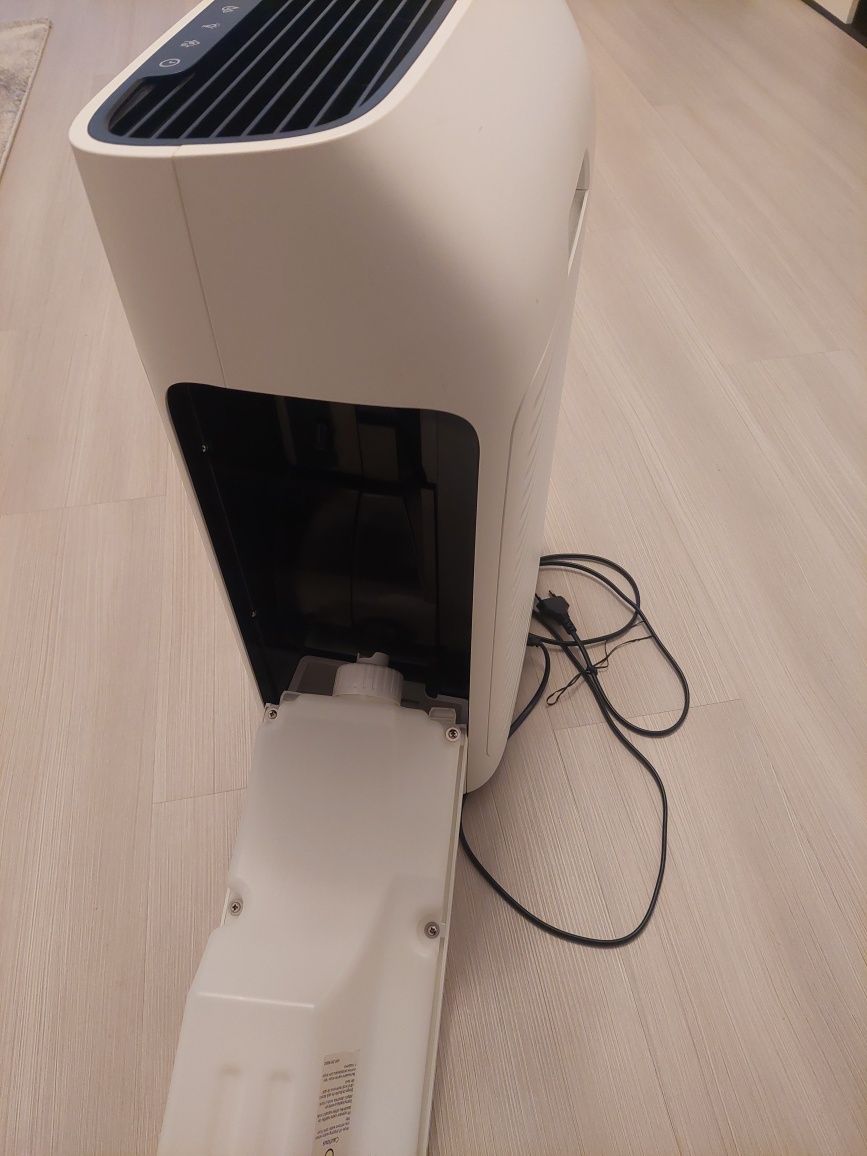 Purificator aer philips ac2729