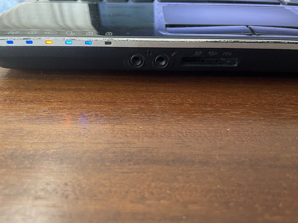 Лаптоп Fujitsu Lifebook AH531