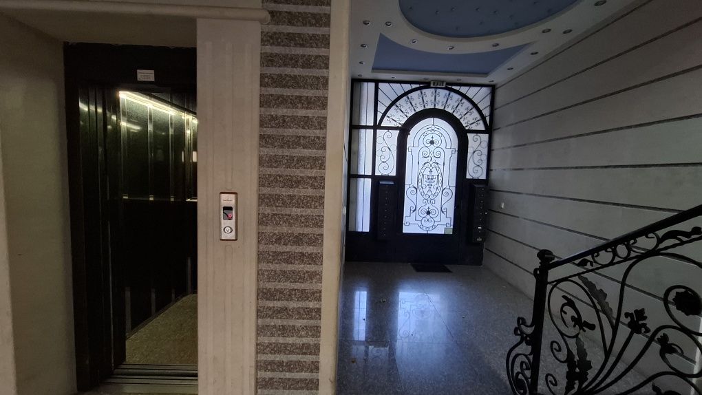 Подземно паркоместо до Общината