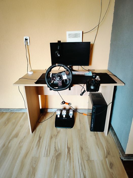 Vând volan Logitech 920