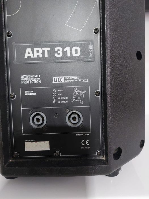 Vand boxe RCF ART 310