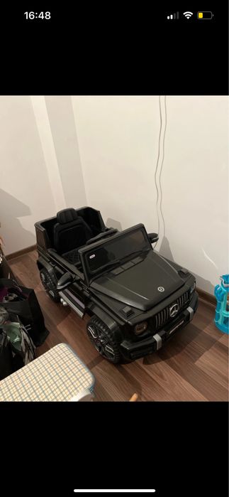 Masina de jucarie Mercedes