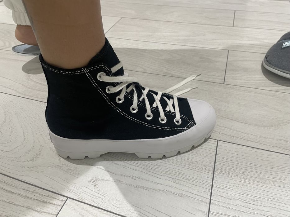 Teniși Converse
