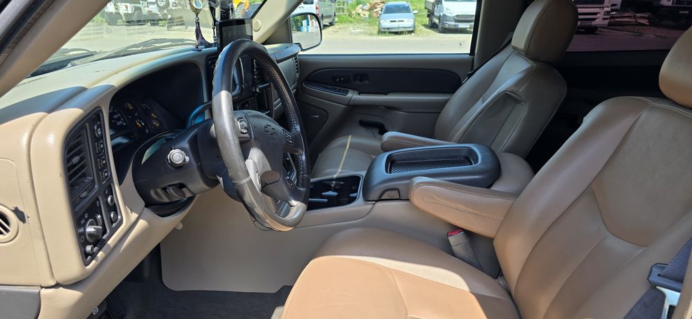 Vând sau schimb Chevrolet Avalanche  autoutilitara cu gaz